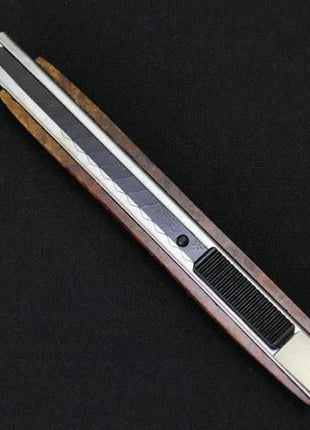 [Cutter knife] (with quince burrs)