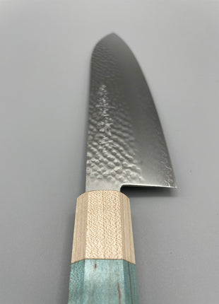 【三徳包丁】槌目ダマスカス 185mm メープルとスタビライズドウッド（ブルー）八角柄