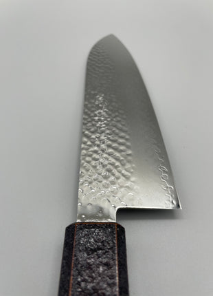 【三徳包丁】槌目ダマスカス 185mm 漆塗り（青烈火黒）八角柄