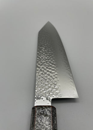 【切付包丁】槌目ダマスカス 185mm 漆塗り（銀金箔）八角柄
