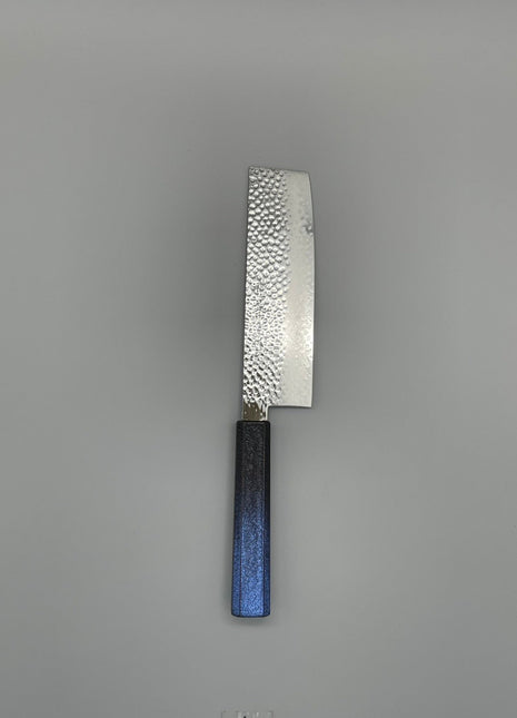 【菜切包丁】槌目ダマスカス 166mm 漆塗り（青烈火黒）八角柄